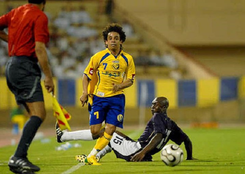 Cầu thủ thấp nhất thế giới - Elton Jose Xavier Gomes