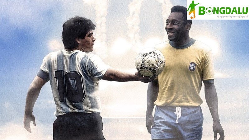 Pele và Maradona đều là huyền thoại bóng đá