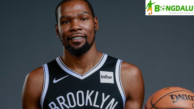 Kevin Durant là cầu thủ bóng rổ nổi tiếng của đội tuyển Mỹ